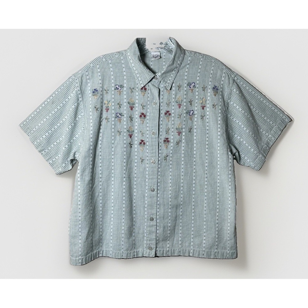 Maggie & Max Vintage Embroidered Green Gingham Short Sleeve Cropped Button Down